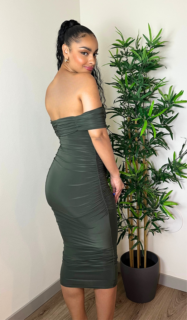 Off-The-Shoulder Bodycon Dress (Forrest Green)