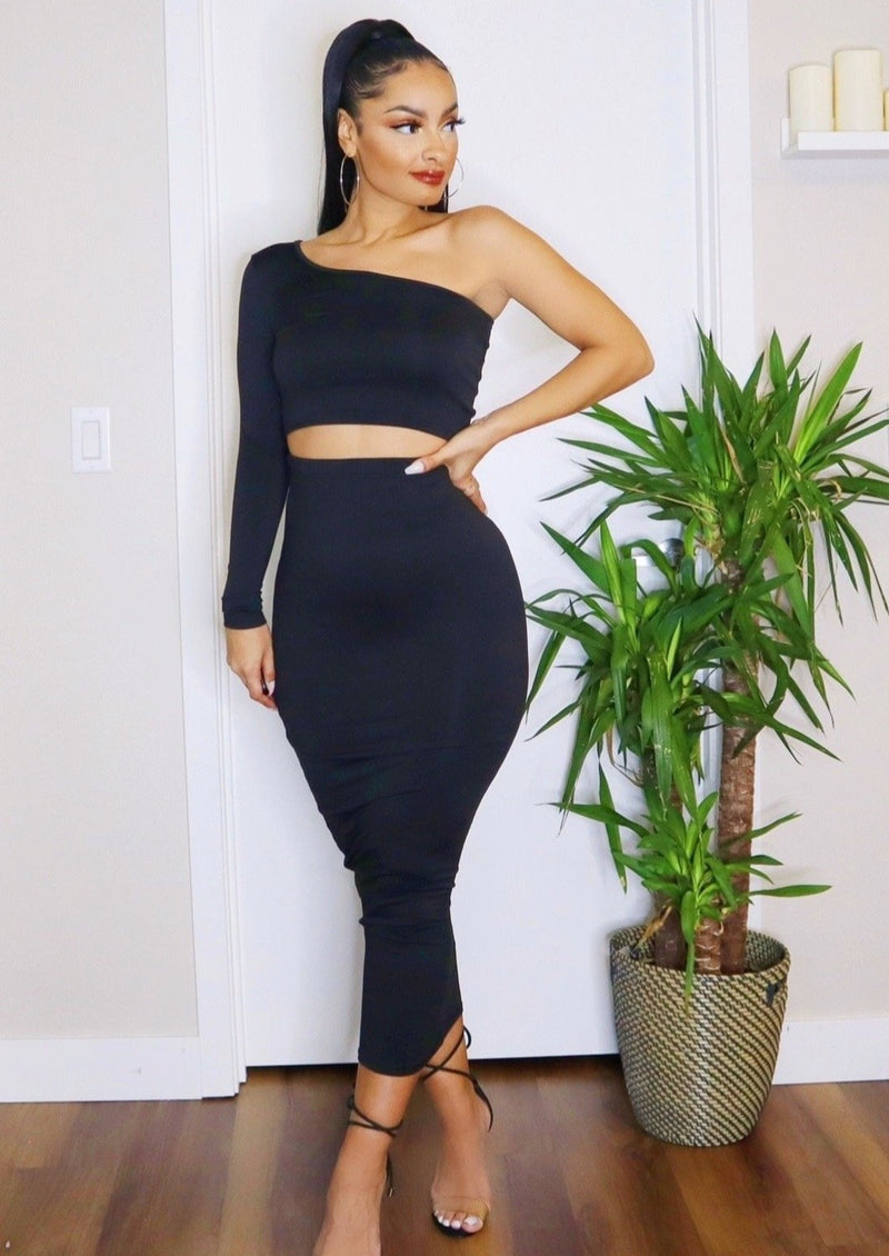 Kim One-Sleeve Skirt Set (Black)